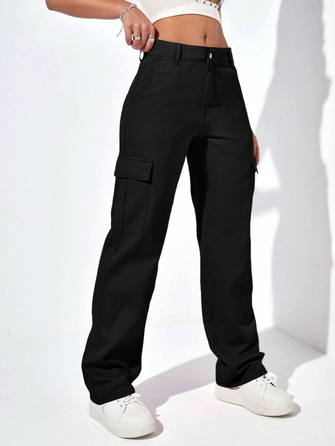 Women's Stylish Stretchable Black 6-Pocket Cargo Jeans