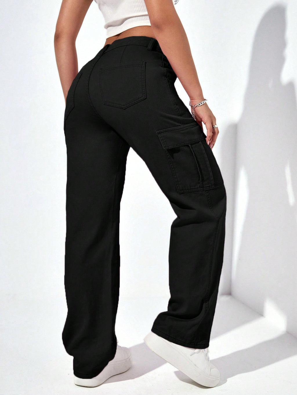 Women's Stylish Stretchable Black 6-Pocket Cargo Jeans