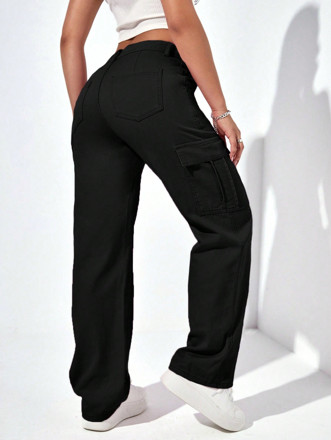 Women's Stylish Stretchable Black 6-Pocket Cargo Jeans