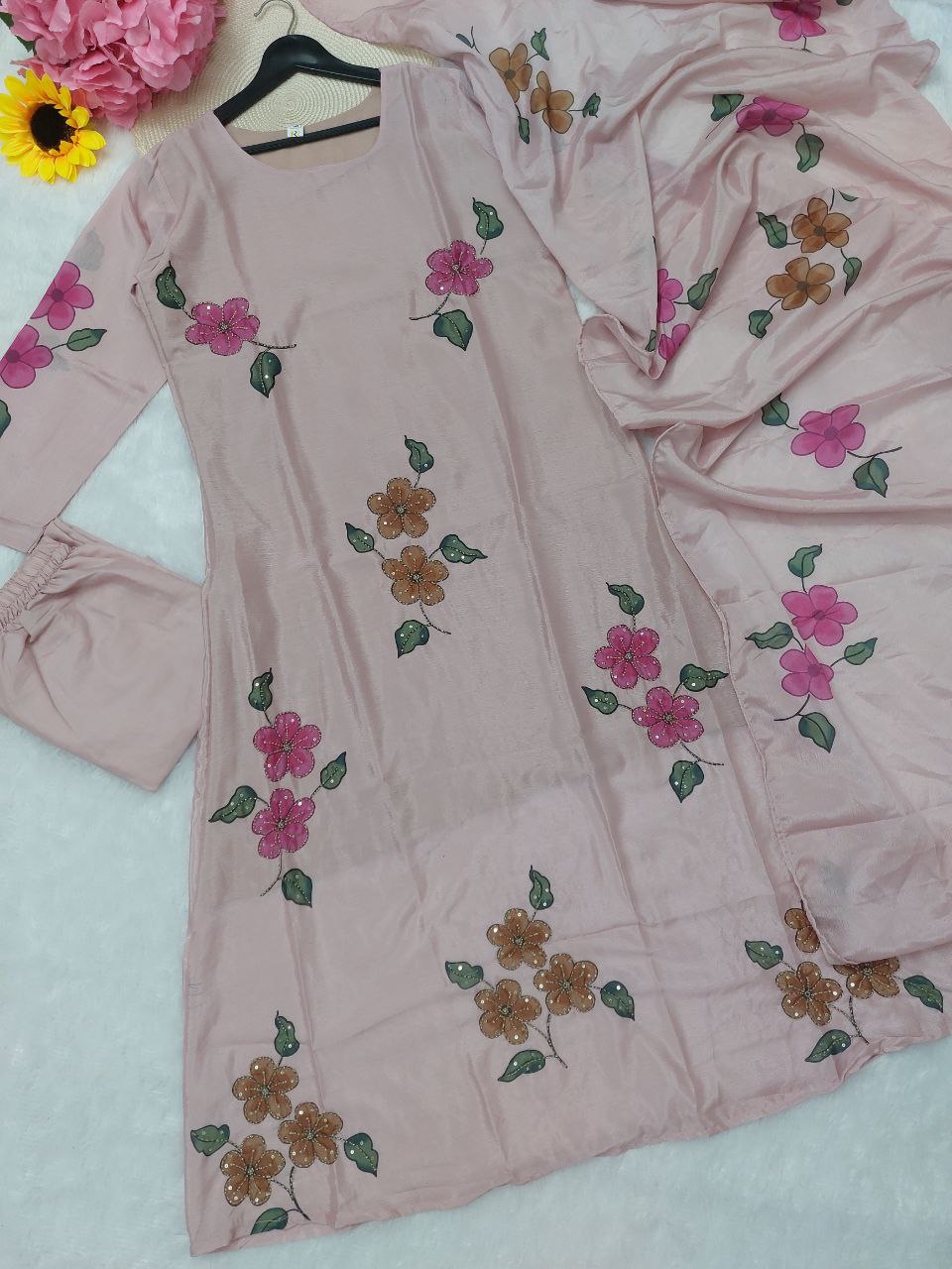 Women Dusty Pink Floral Printed Regular Kurta With Churidar & Dupatta