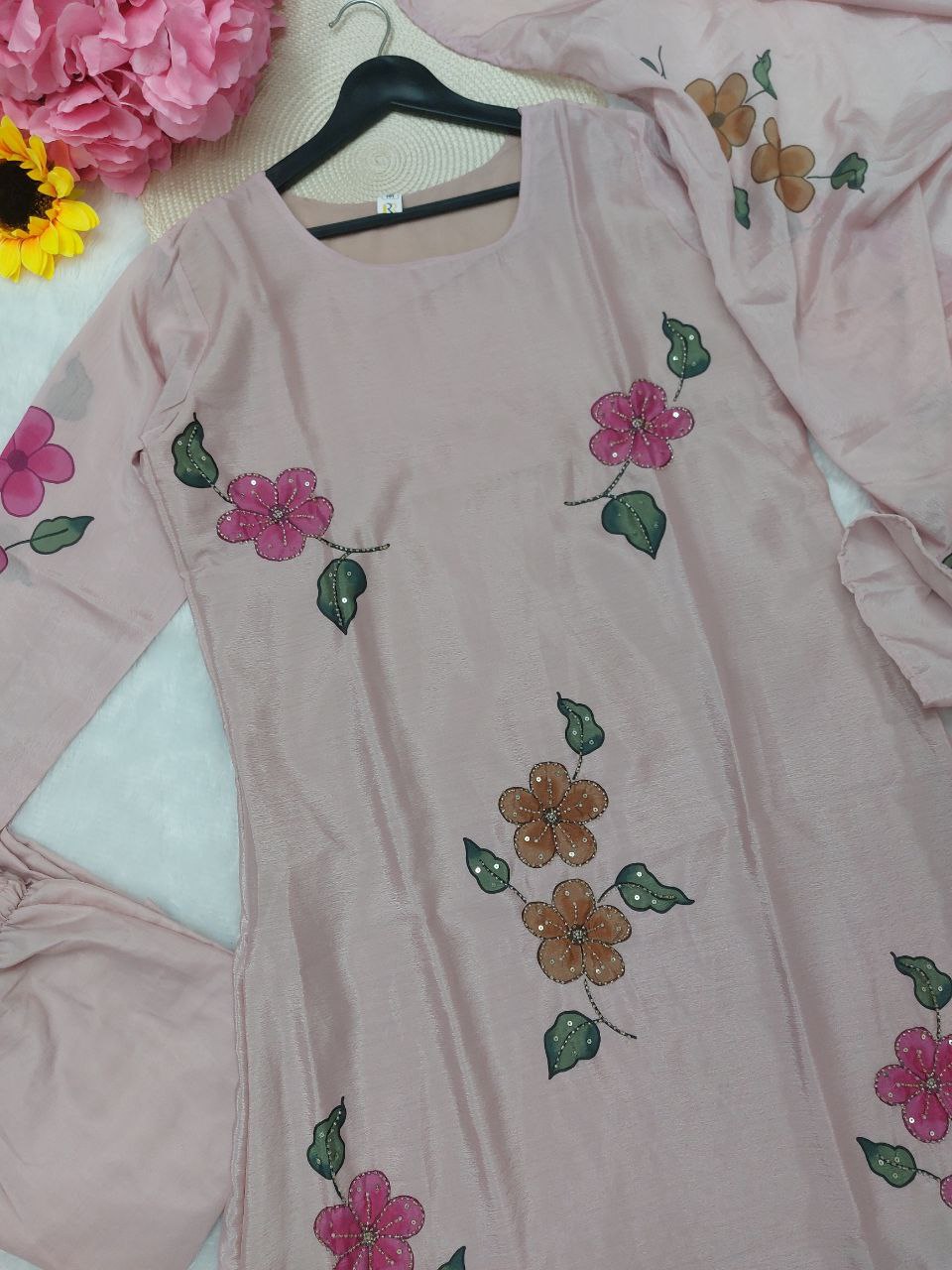 Women Dusty Pink Floral Printed Regular Kurta With Churidar & Dupatta
