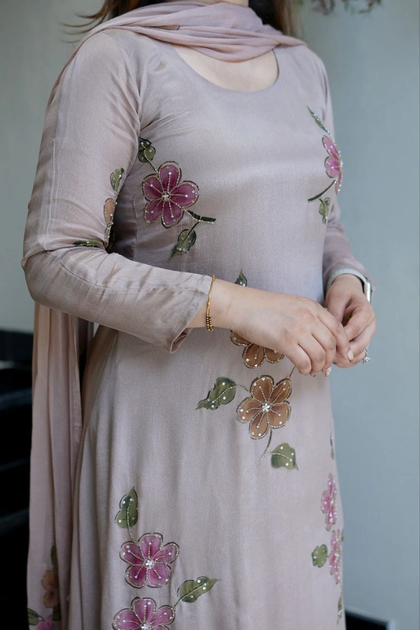 Women Dusty Pink Floral Printed Regular Kurta With Churidar & Dupatta