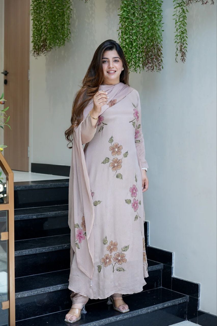 Women Dusty Pink Floral Printed Regular Kurta With Churidar & Dupatta