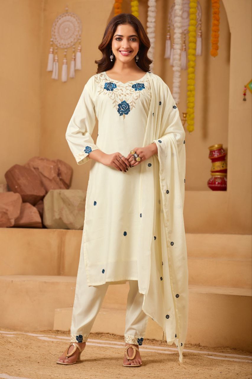 Women Off White Floral Embroidered Cotton Kurta Set