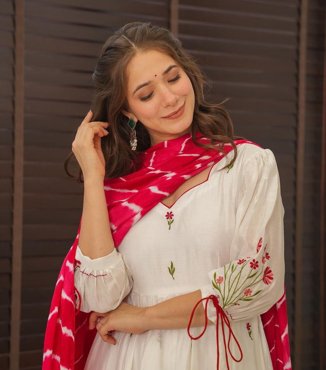 Traditional White Anarkali Suit Set With Churidar Pants & Red Dupatta