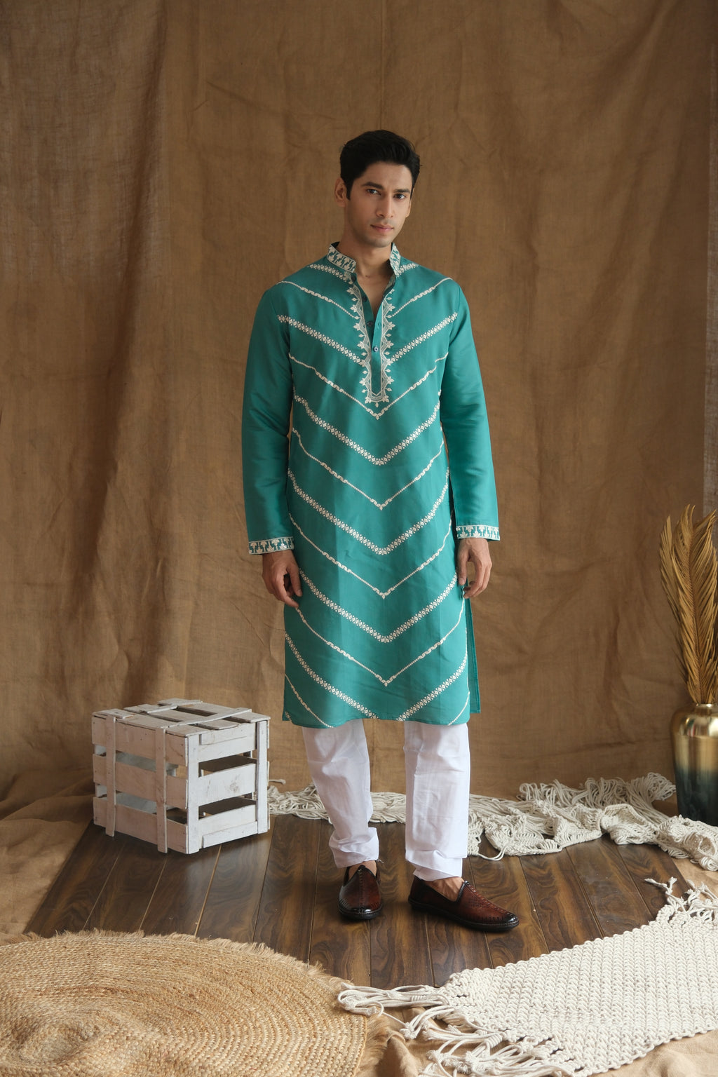 Men's Rama Leheriya Embroidered Sequined Cotton Silk Kurta