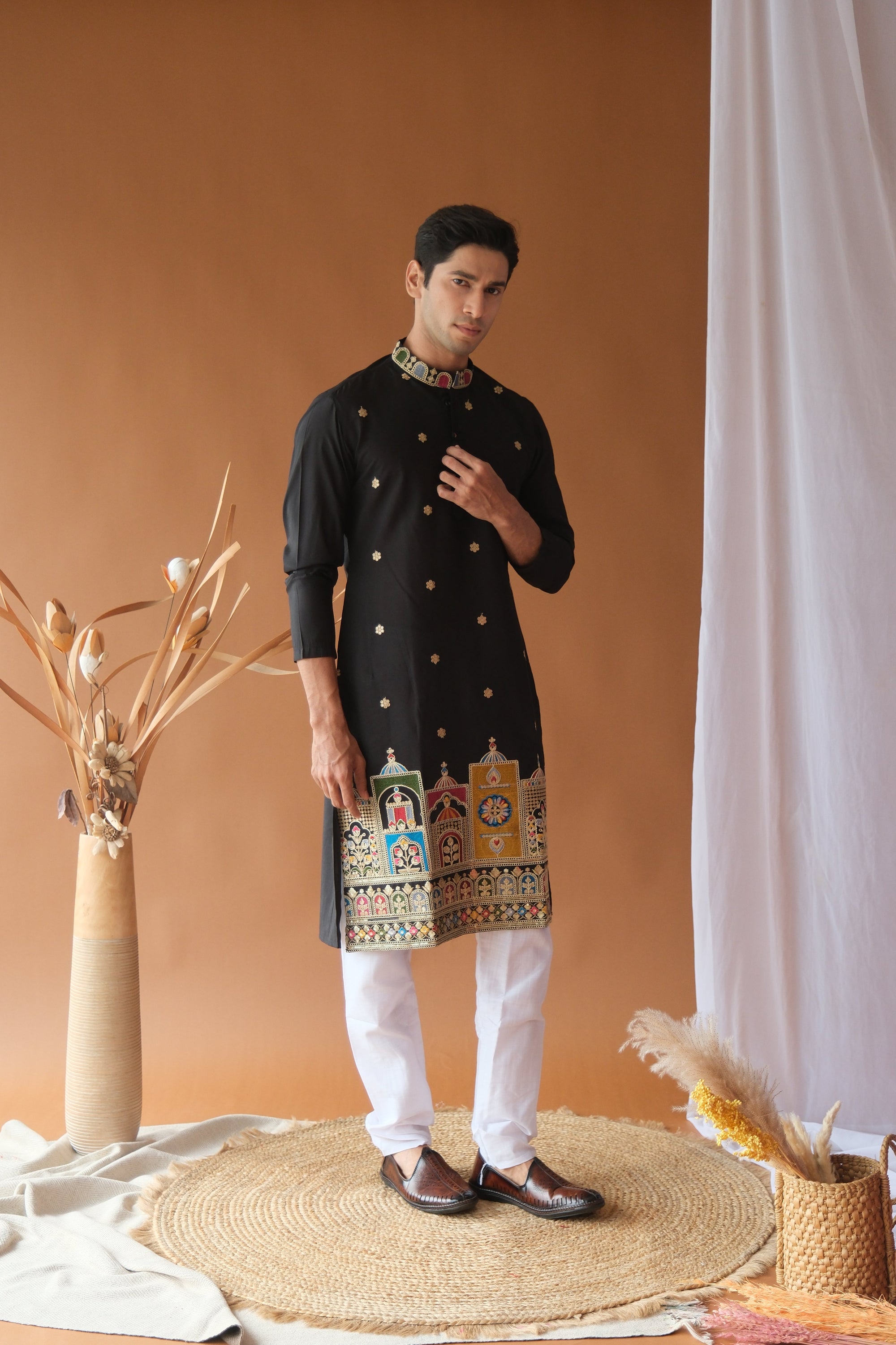 Men's Z Black Dori Daman Embroidered Kurta